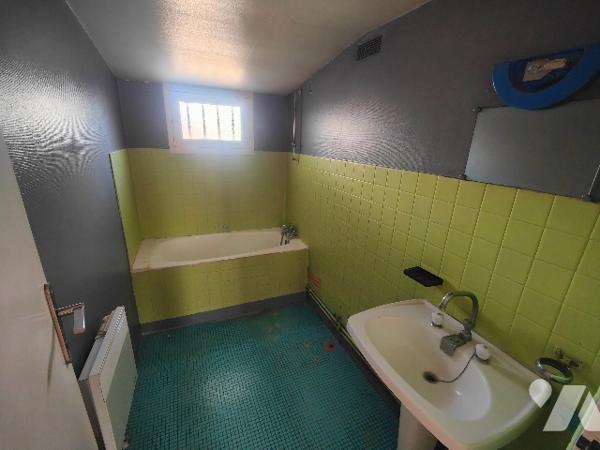 Maison de bourg - Plain-pied - A proximité des commerces - D'une surface habitable de 76m²