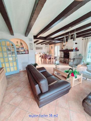 Belle Propriété dans le Morbihan - 6 pièces - 162 m2 - Terrain 17 500 m2 -5 min de Cléguer - 16 km de Lorient- 25 km des plages