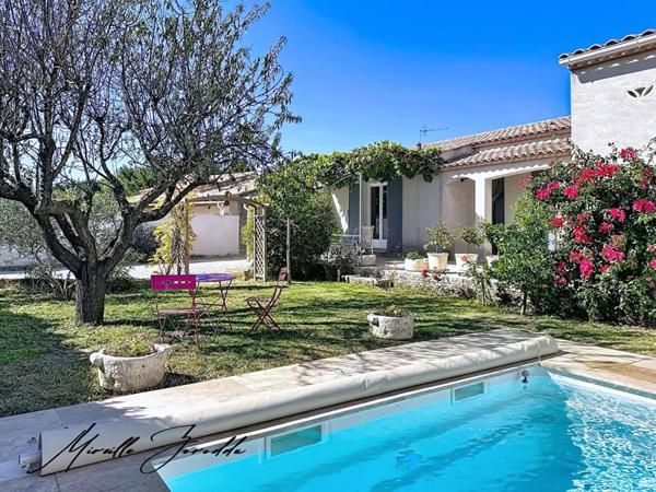 JONQUIÈRES SAINT VINCENT  VILLA  5 CHAMBRES  de 169m² AVEC GARAGE ET PISCINE
