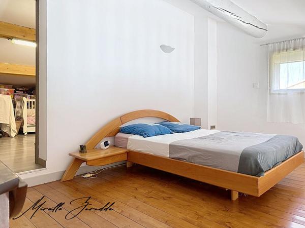 JONQUIÈRES SAINT VINCENT  VILLA  5 CHAMBRES  de 169m² AVEC GARAGE ET PISCINE