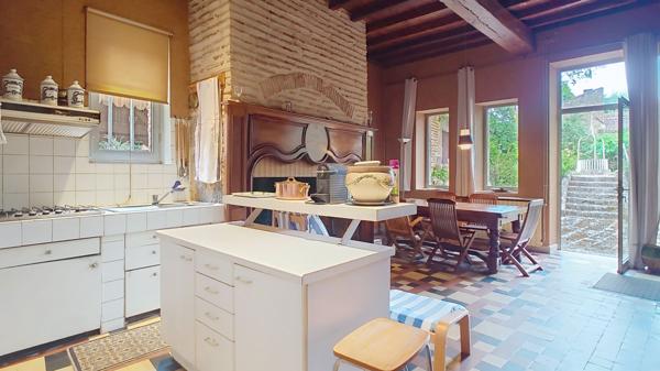 Maison de maître à vendre à Tonneins - 6 pièces, 270 m² avec garage et parc