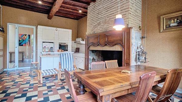 Maison de maître à vendre à Tonneins - 6 pièces, 270 m² avec garage et parc