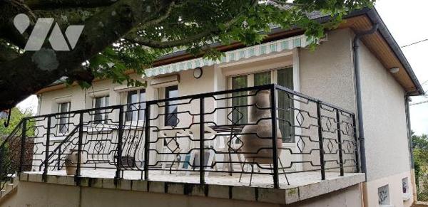 A VENDRE - A VATAN (36) - Une maison à usage d'habitation édifiée sur sous-sol d'une surface ha...