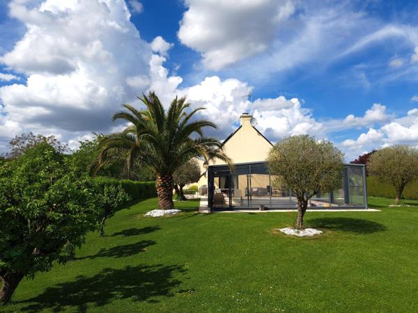 Propriété avec piscine couverte chauffée