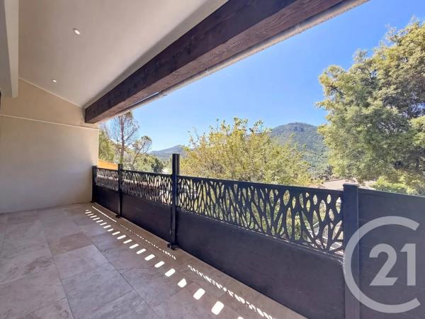 Maison à vendre  5 pièces - 186,14 m 2   FREJUS  - 83