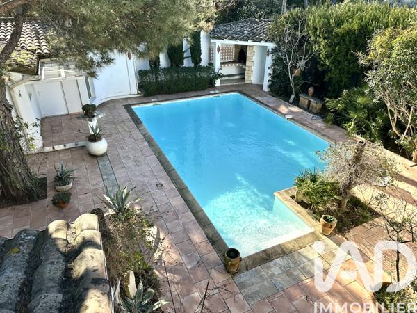 Maison à vendre 5 pièces 126 m² Saint-Rémy-de-Provence