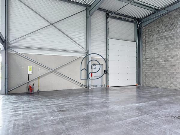 Avelin – 2 dernières cellules d' entrepot : 246 m² et 612 m² | À vendre