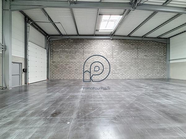 Avelin – 2 dernières cellules d' entrepot : 246 m² et 612 m² | À vendre
