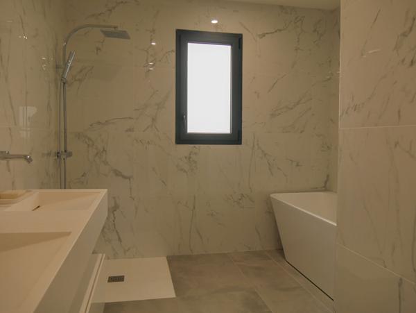 Maison contemporaine a vendre a Murs Erigne - 4 chambres et vie de plain pied avec jardin clos