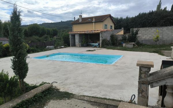 Maison à vendre    5 pièces •  Espéraza