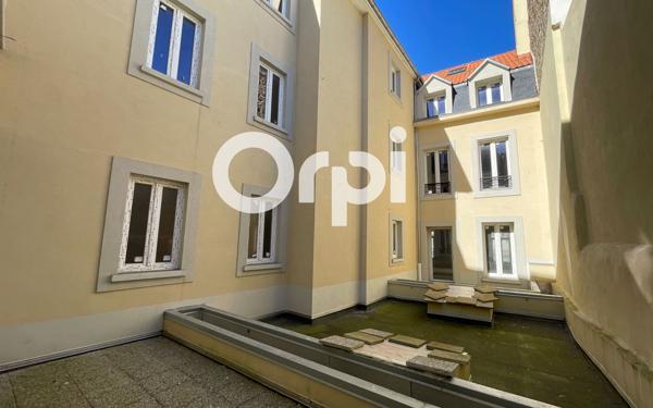 Immeuble à vendre    18 pièces •  Boulogne-sur-Mer