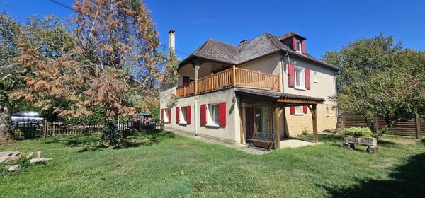 Maison avec piscine et studio indépendant à Saint-Vincent-de-Cosse.