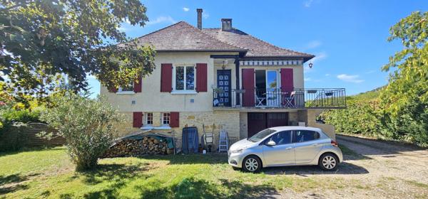 Maison avec piscine et studio indépendant à Saint-Vincent-de-Cosse.