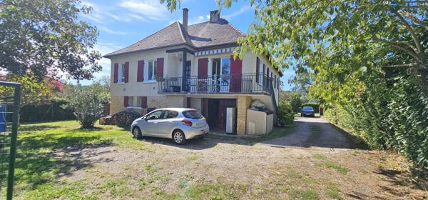 Maison avec piscine et studio indépendant à Saint-Vincent-de-Cosse.