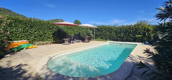 Maison avec piscine et studio indépendant à Saint-Vincent-de-Cosse.