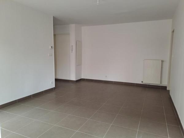 TRES BELLE OPPORTUNITE Appartement avec extérieur clos et privatif d'environ 18 m2