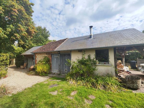 Accès rapide à Lisieux, ensemble maison et dépendance aménagée sur un parc paysagé de 5914 m²