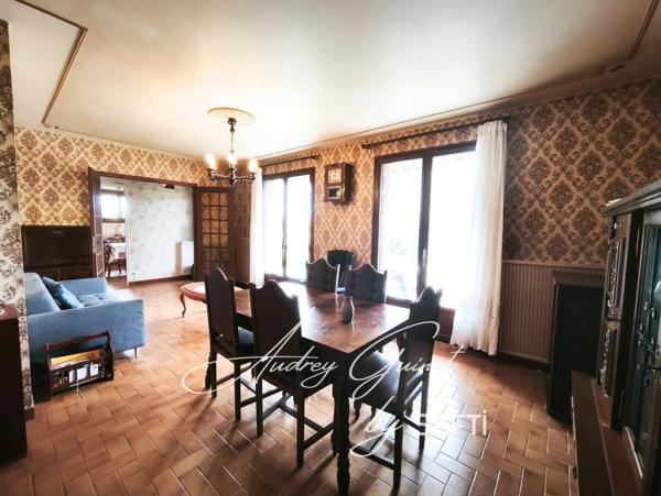 Maison traditionnelle sur sous-sol