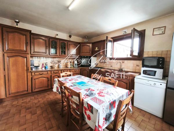 Maison traditionnelle sur sous-sol
