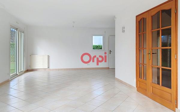 Maison à vendre    6 pièces •  Theix