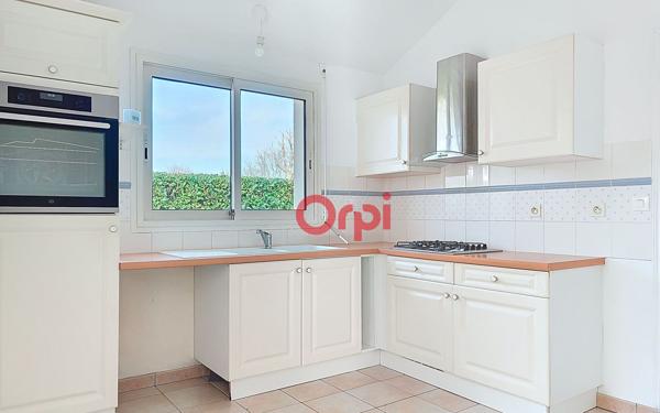 Maison à vendre    6 pièces •  Theix