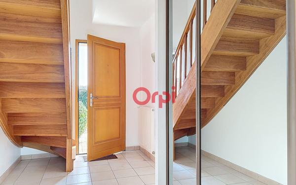 Maison à vendre    6 pièces •  Theix