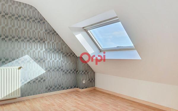 Maison à vendre    6 pièces •  Theix