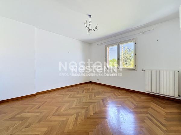 Golfe-Juan - Maison 5P 126 m² + Appartement indépendant 3P 98 m² - Terrain 1 480 m² - Sous-sol 70 m² - Parkings - Proche mer
