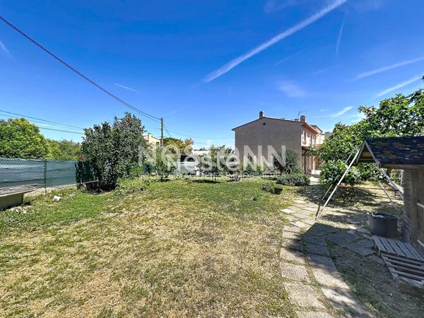 Golfe-Juan - Maison 5P 126 m² + Appartement indépendant 3P 98 m² - Terrain 1 480 m² - Sous-sol 70 m² - Parkings - Proche mer