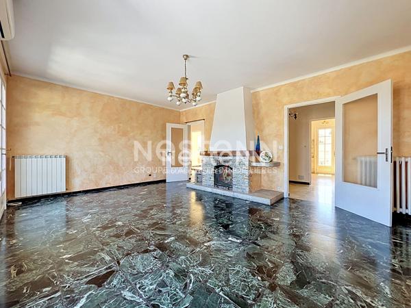 Golfe-Juan - Maison 5P 126 m² + Appartement indépendant 3P 98 m² - Terrain 1 480 m² - Sous-sol 70 m² - Parkings - Proche mer