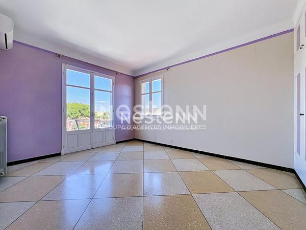 Golfe-Juan - Maison 5P 126 m² + Appartement indépendant 3P 98 m² - Terrain 1 480 m² - Sous-sol 70 m² - Parkings - Proche mer