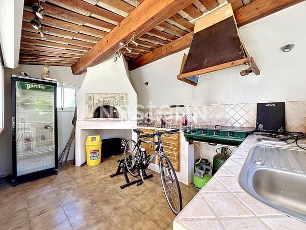 Golfe-Juan - Maison 5P 126 m² + Appartement indépendant 3P 98 m² - Terrain 1 480 m² - Sous-sol 70 m² - Parkings - Proche mer