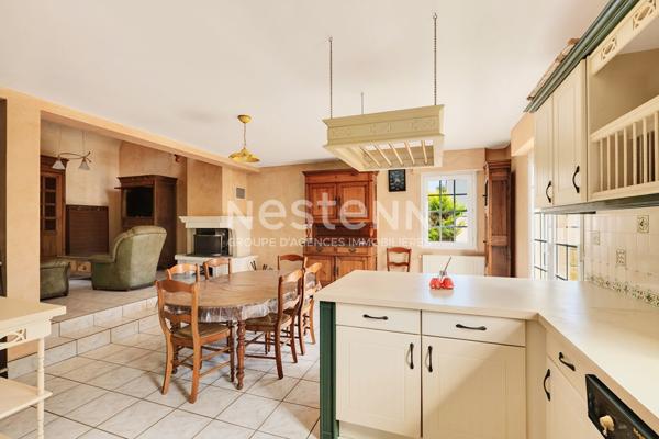 A vendre au bourg d'YFFINIAC Maison avec 3 chambre et un appartement T2  169m²!!!!