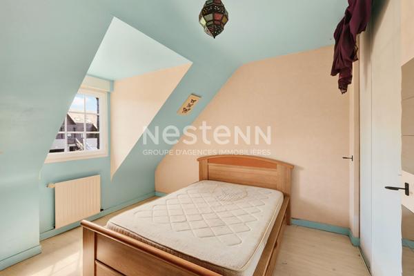 A vendre au bourg d'YFFINIAC Maison avec 3 chambre et un appartement T2  169m²!!!!
