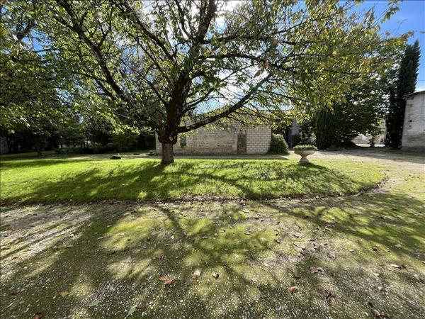 Maison à vendre |  Aujac |  8 pièces | 129 m²