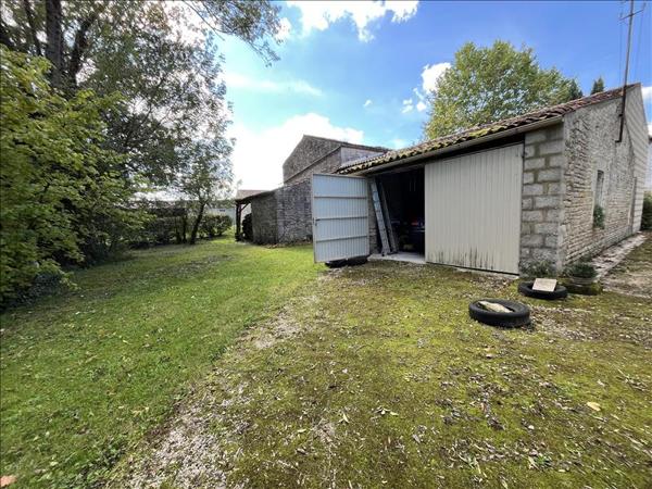 Maison à vendre |  Aujac |  8 pièces | 129 m²