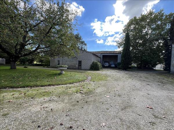 Maison à vendre |  Aujac |  8 pièces | 129 m²