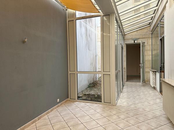 ROCHEFORT Hyper-centre Immeuble de rapport à rénover