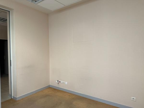 ROCHEFORT Hyper-centre Immeuble de rapport à rénover