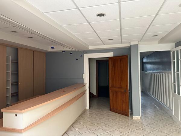 ROCHEFORT Hyper-centre Immeuble de rapport à rénover