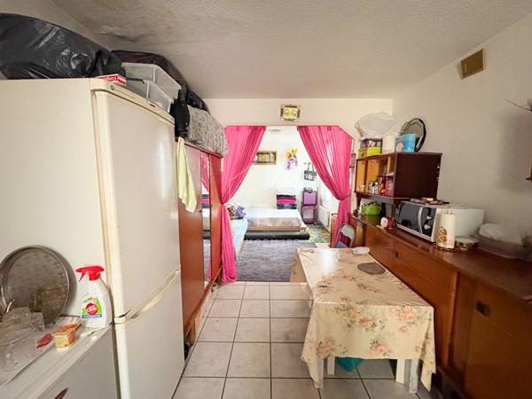 A VENDRE PERTUIS 84120 CENTRE VILLE STUDIO 28M² LOUE