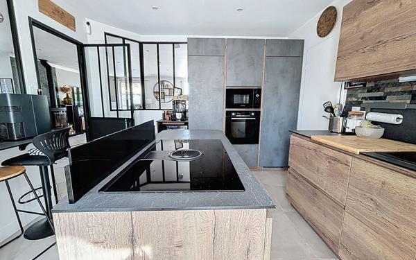 Maison à vendre    5 pièces • 145 m2 Ozoir-la-Ferrière
