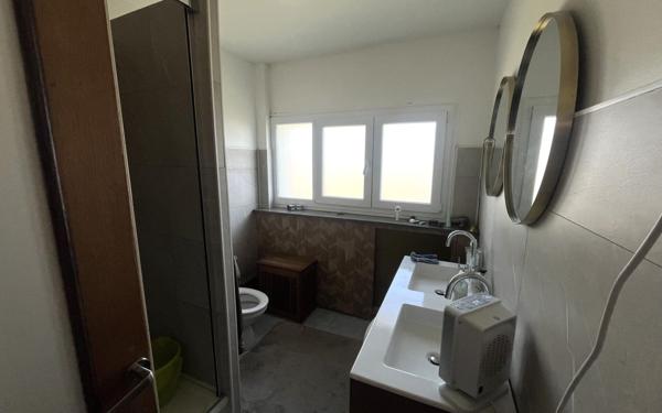 Appartement à louer    5 pièces •  Condé-Sainte-Libiaire