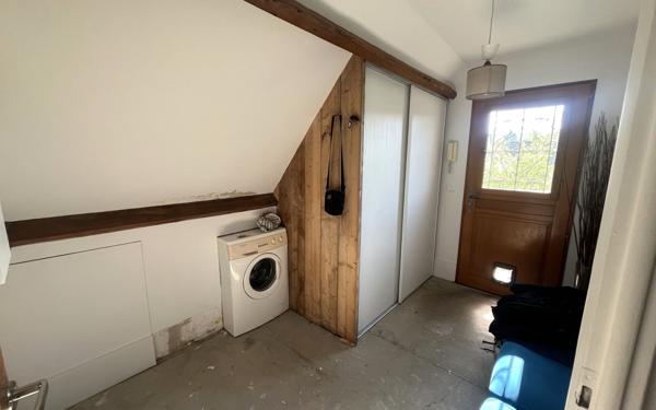 Appartement à louer    5 pièces •  Condé-Sainte-Libiaire
