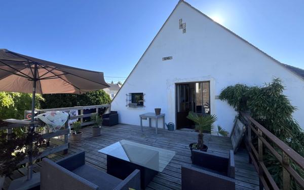 Appartement à louer    5 pièces •  Condé-Sainte-Libiaire