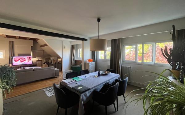 Appartement à louer    5 pièces •  Condé-Sainte-Libiaire