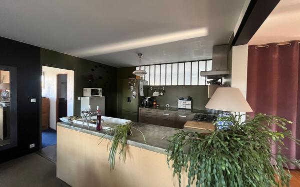 Appartement à louer    5 pièces •  Condé-Sainte-Libiaire