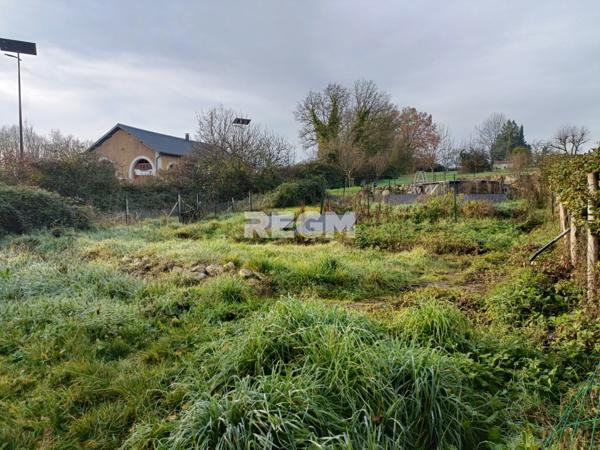 Neuvic (24190) Maison d'habitation 12 Pièces 187m2 avec dépendances