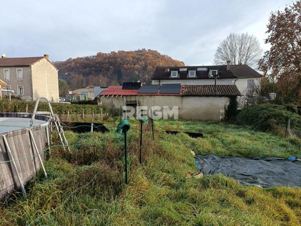 Neuvic (24190) Maison d'habitation 12 Pièces 187m2 avec dépendances