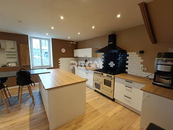 Neuvic (24190) Maison d'habitation 12 Pièces 187m2 avec dépendances